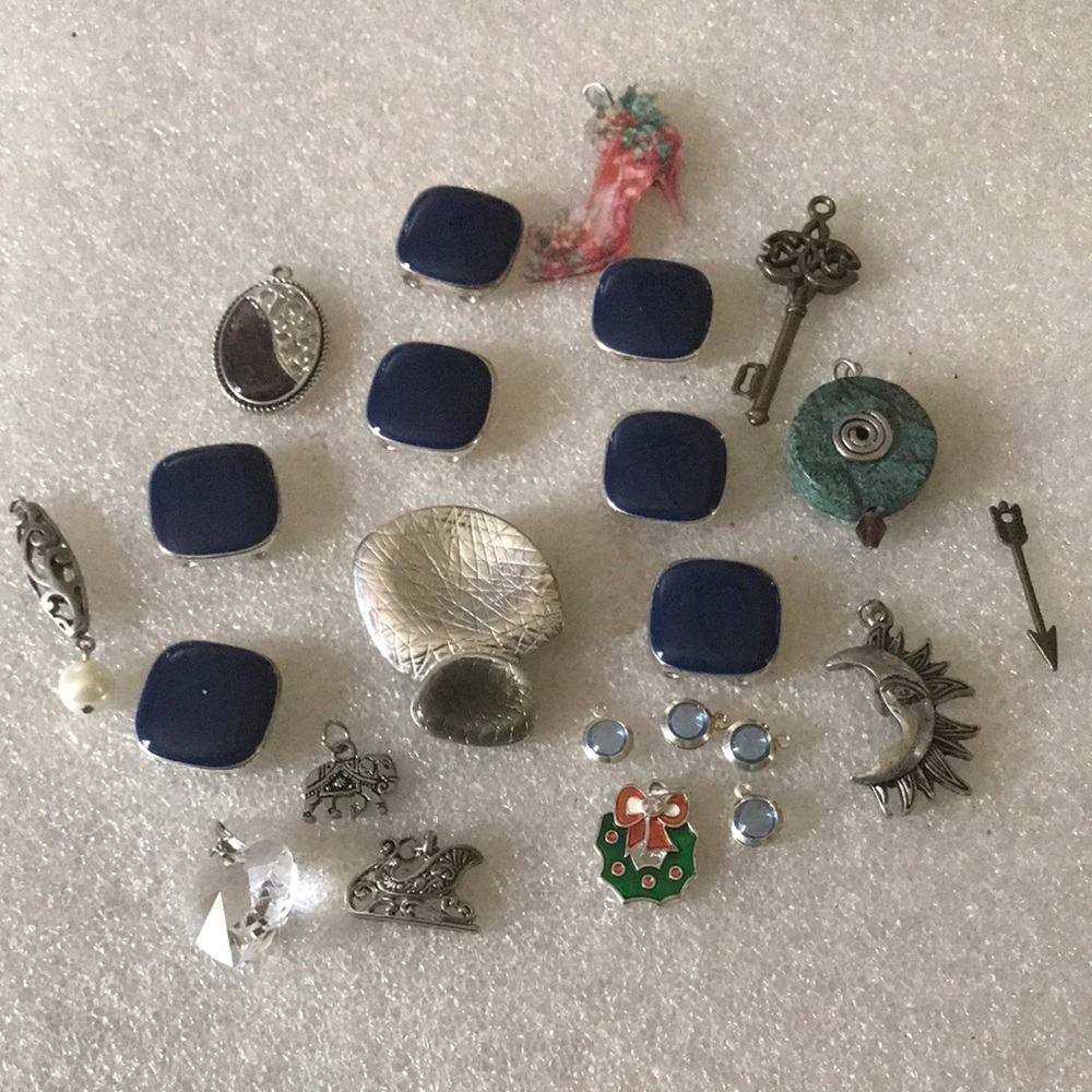 Vintage lot of enamel stone silver pendent 23